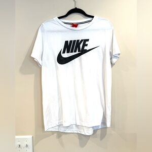 🔥Nike Men's White T-Shirt size L EUC🔥